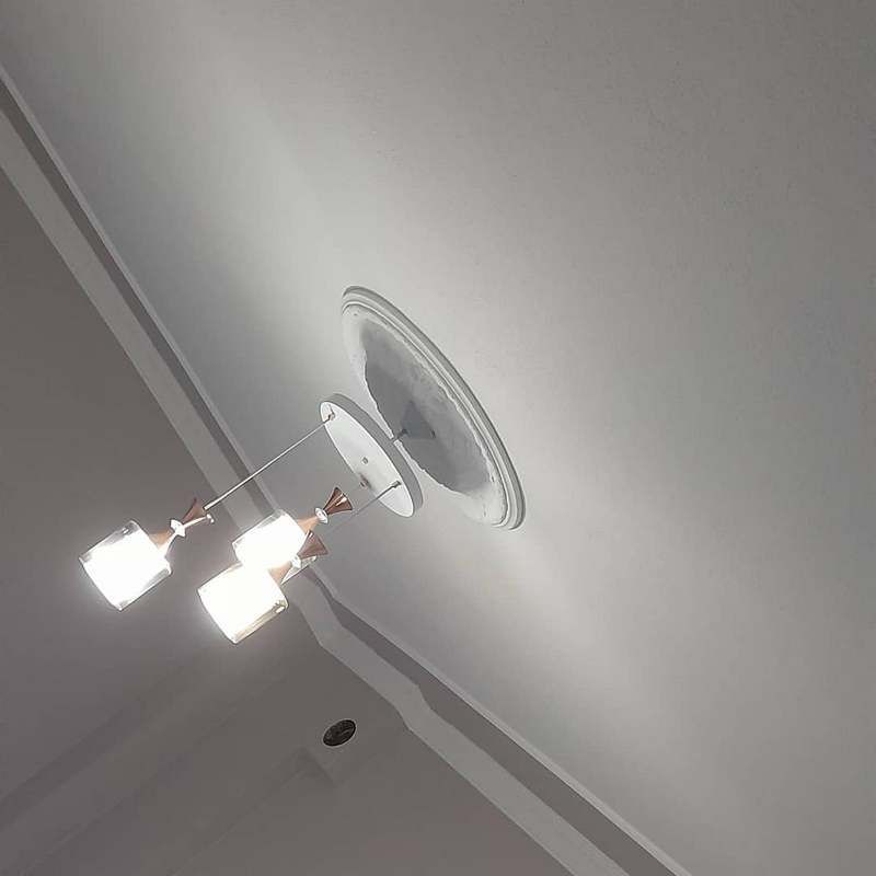 Tavan göbeğine üçlü spot avize montajı – Mersin Akdeniz Ferhat Elektrik