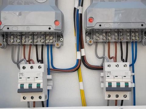 Çift sayaçlı ana pano ve sigorta grubu montajı – Mersin Akdeniz Ferhat Elektrik
